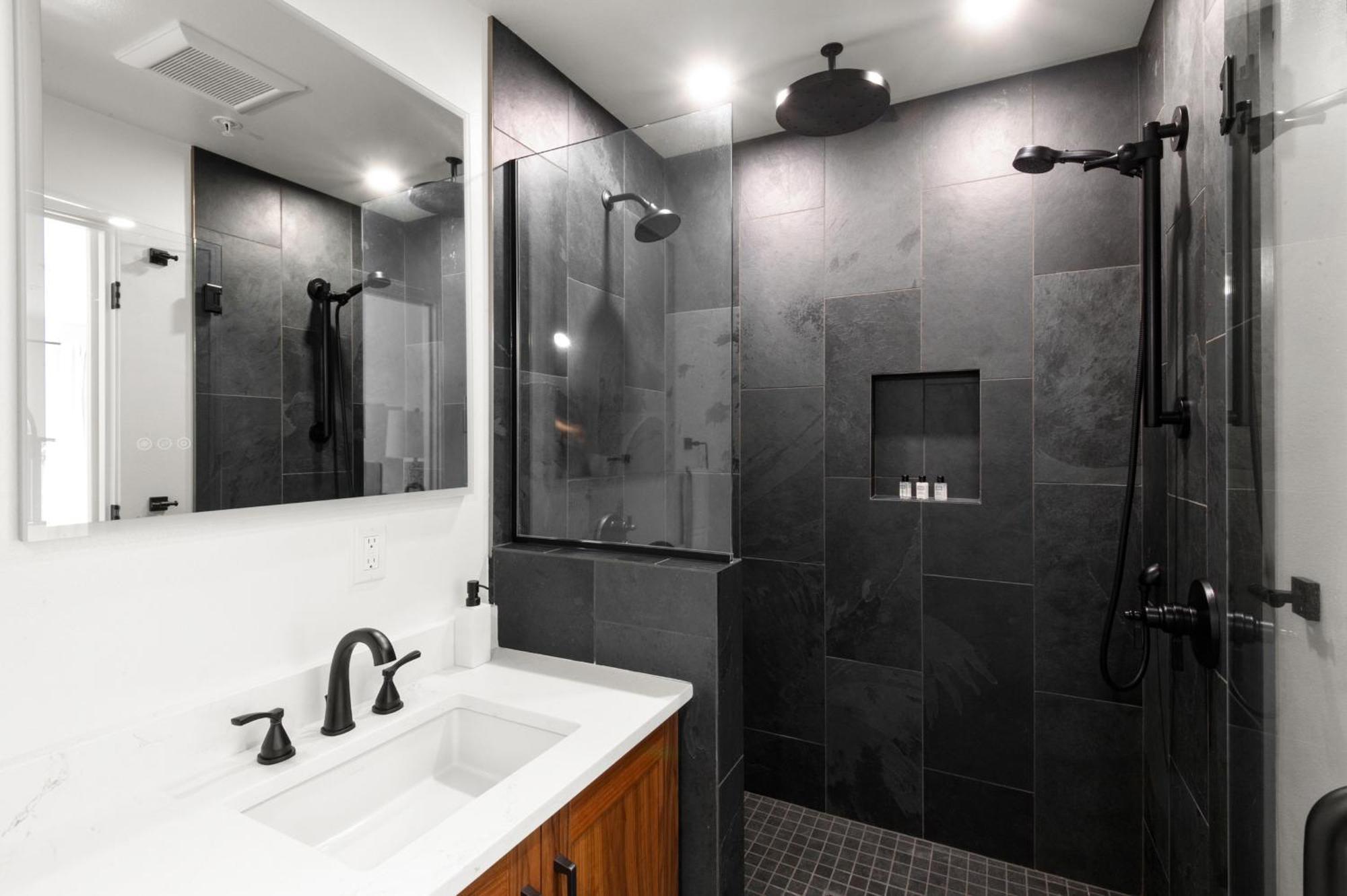 Horsefeathers Hotel Hood River Bagian luar foto