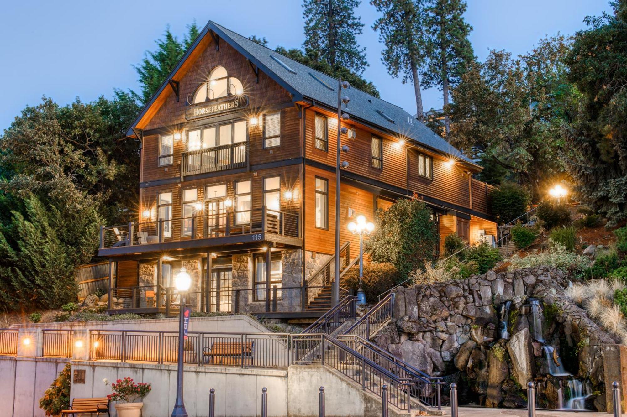 Horsefeathers Hotel Hood River Bagian luar foto