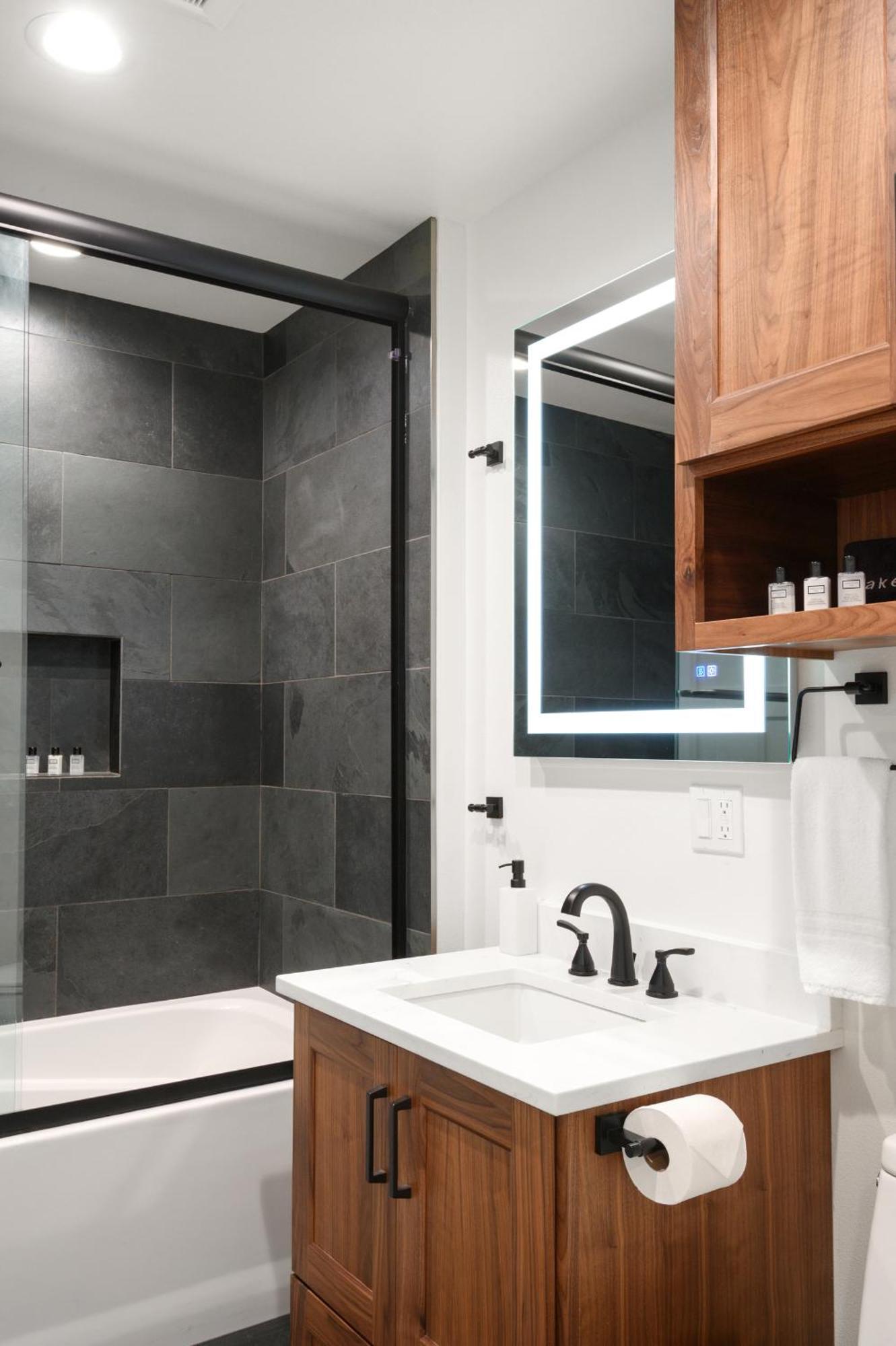 Horsefeathers Hotel Hood River Bagian luar foto