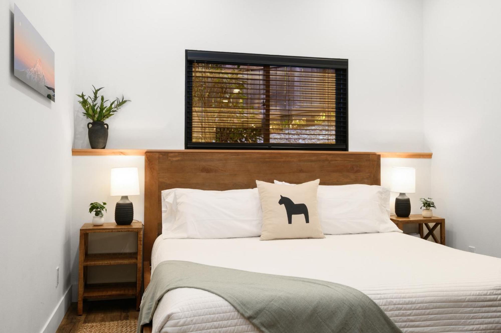 Horsefeathers Hotel Hood River Bagian luar foto