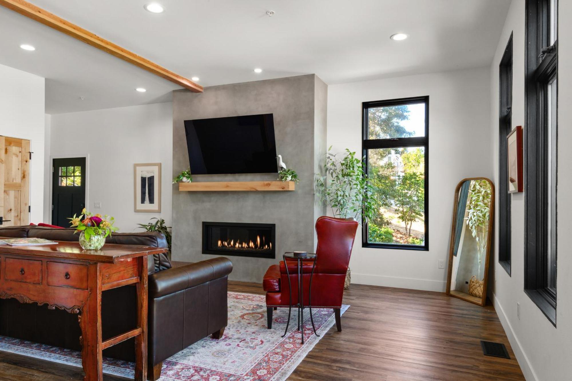 Horsefeathers Hotel Hood River Bagian luar foto